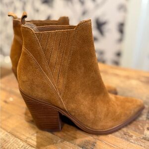 Marc Fisher LTD Gadri Pointed Toe Bootie • Rhum Suede • Women’s 8.5M